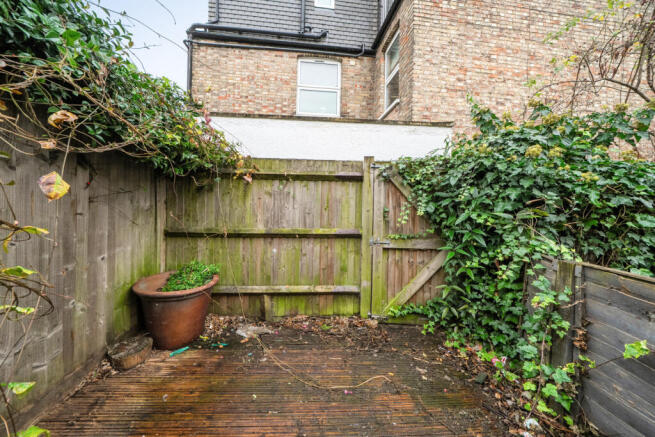 1374936-2-69048ee...