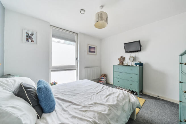 1318520-4-686531e...