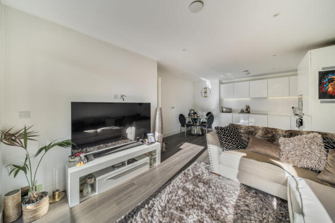 1358941-11-68d40f...