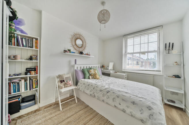 1348997-4-68b6e69...