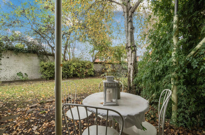 1374019-11-6904a0...