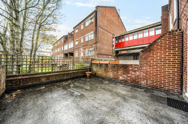 1386535-6-692d8f8...