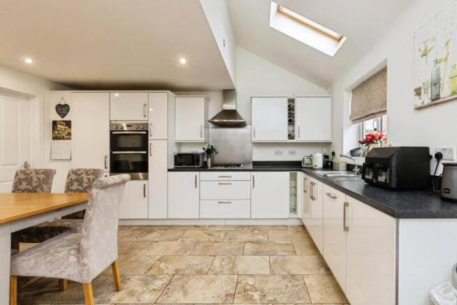 Kitchen/Dining
