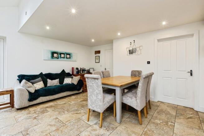 Kitchen/Dining