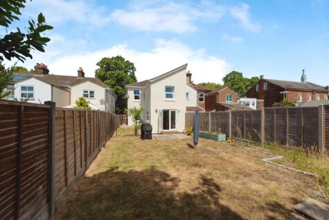 Peartree Road, Southampton, Hampshire, SO19