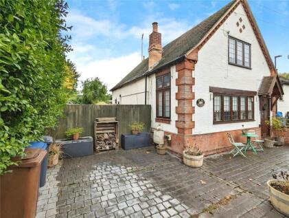 Station Road, Rolleston-on-Dove, Burton-on-Trent, Staffordshire, DE13