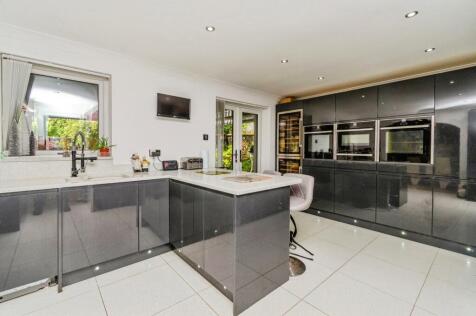Salisbury Drive, Heath Hayes, Cannock, Staffordshire, WS12