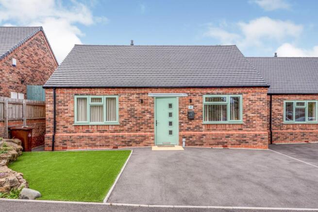 2 Bedroom Bungalow For Sale In Chandler Close Hednesford Cannock 