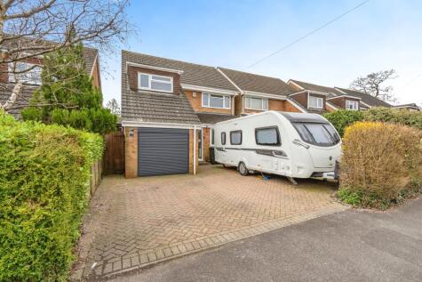 Hazleton Way, Waterlooville, Hampshire, PO8