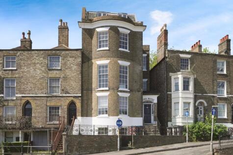 London Road, Dover, CT17