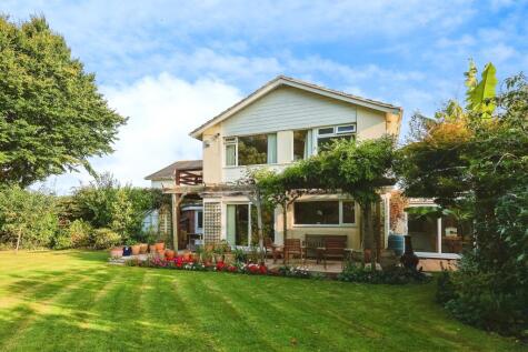 Warren Close, Hayling Island, Hampshire, PO11