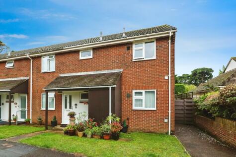 Goldring Close, Hayling Island, Hampshire, PO11