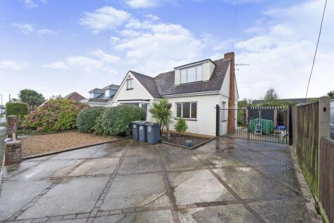 Wheatlands Avenue, Hayling Island, Hampshire, PO11
