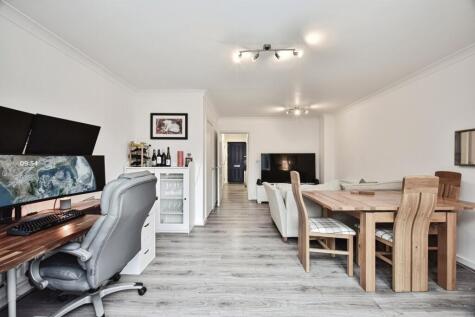 Oxford Gardens, Maidstone, Kent, ME15