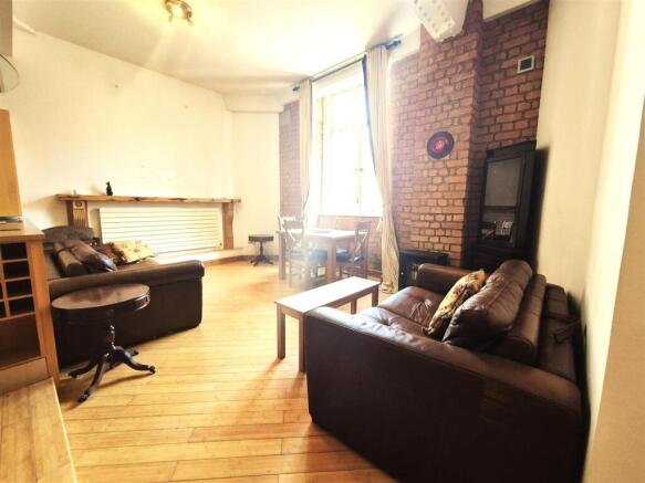 Lounge 2