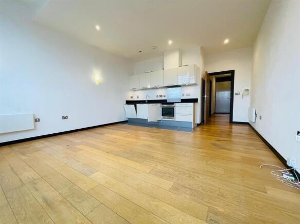 Lounge/Kitchen
