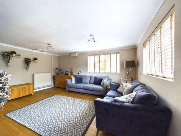 Living Room pic 2