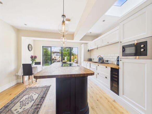 Kitchen/Breakfast Area