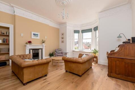 8/2 Morningside Gardens, Morningside, Edinburgh, EH10 5LA
