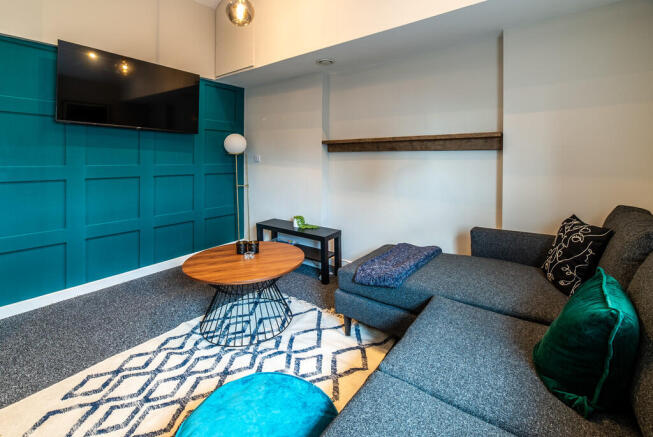 The Maze apt 7-00...