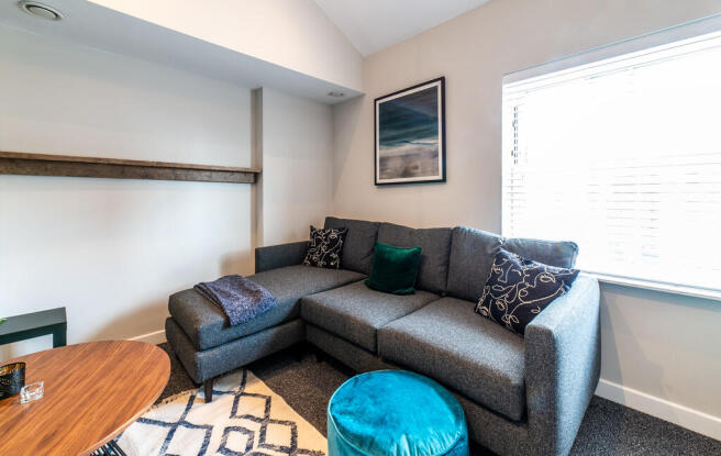 The Maze apt 7-00...