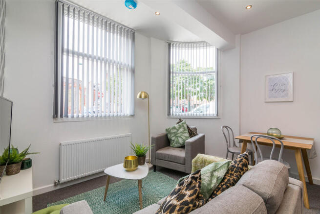 Flat 1 The Moog -...