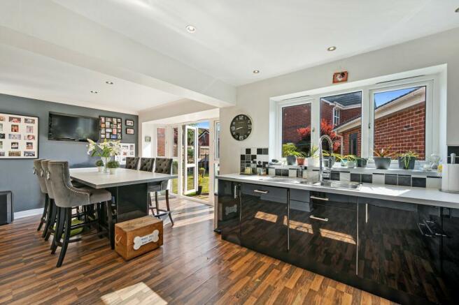 Kitchen / Breakfast Room