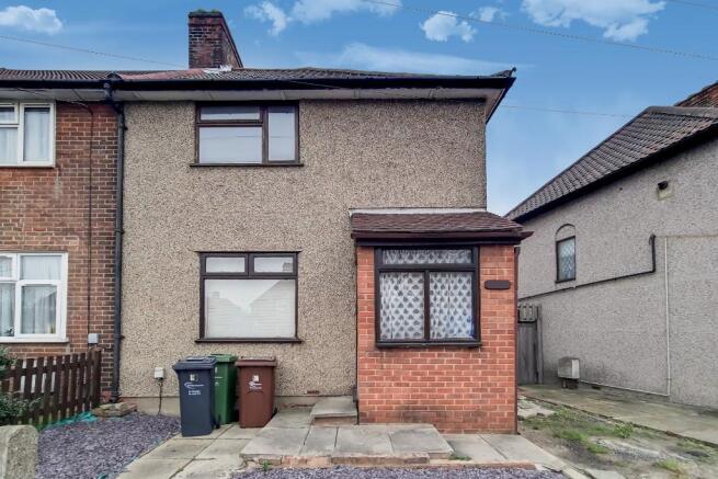 3 Bedroom End Of Terrace House For Sale In Heathway Dagenham Rm10