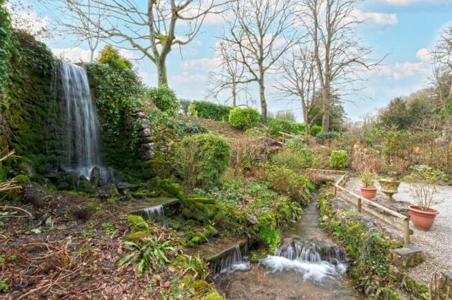 Waterfall.jpg
