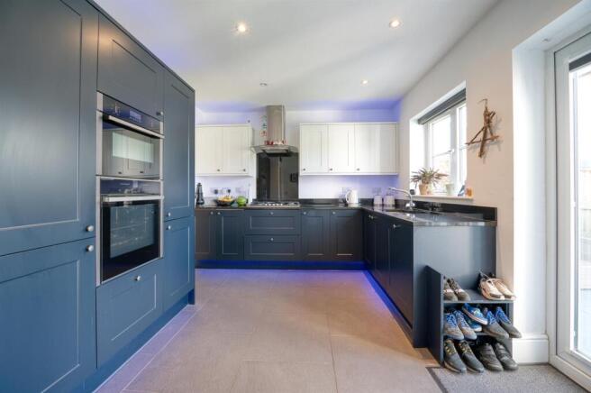 Kitchen .jpg