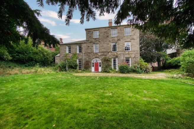 Front of the home and lawn.jpg