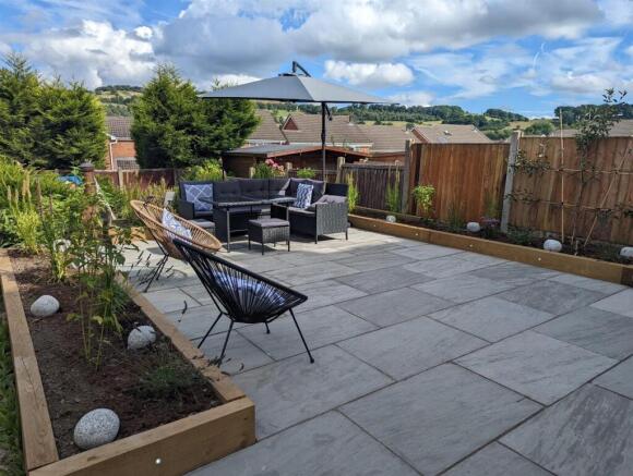 Rear Garden - dining patio.jpg
