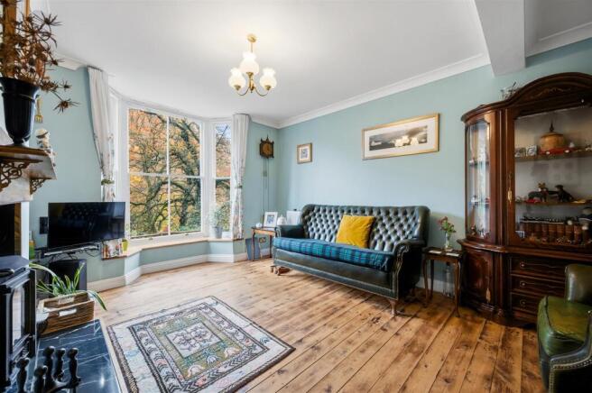 Sitting Room to window.jpg