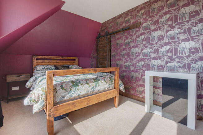 Bedroom1Angle2 (4...