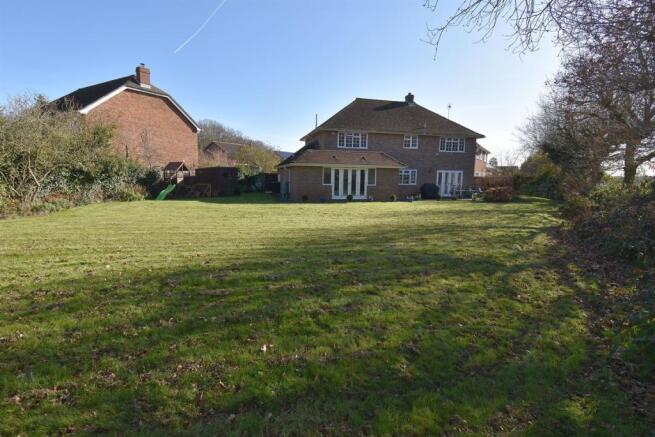 4 Bedroom Detached House For In Sunnymead Tyler Hill Canterbury Ct2 - Wayside Lawn Furniture Burton 4 Bedroom Detached House For In Sunnymead Tyler Hill Canterbury Ct2 - Wayside Lawn Furniture Burton