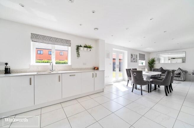 Kitchen/Dining Area