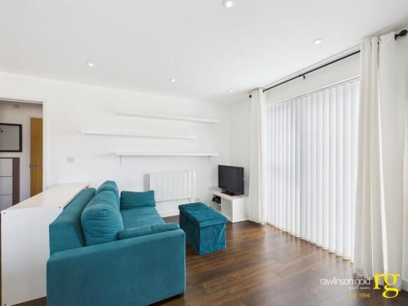 CAM02900G0-PR0270...