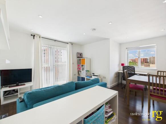 CAM02900G0-PR0270...