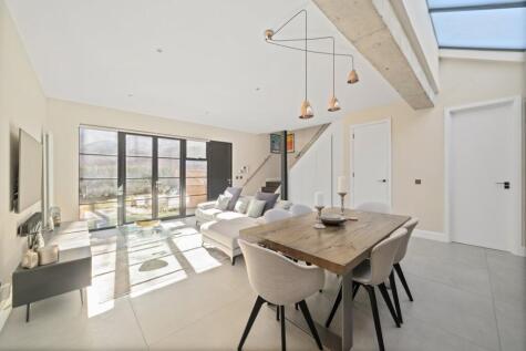 Parkside, Ravenscourt Park, Hammersmith, W6