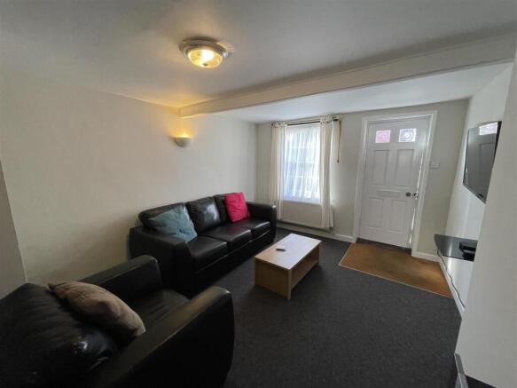 lounge 3