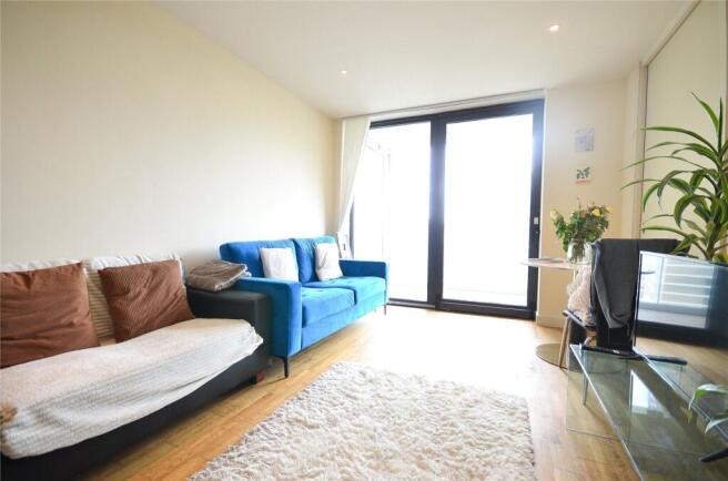 Kitchen / Lounge