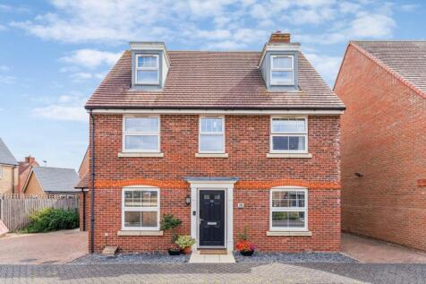 Aspen Gardens, Stotfold, Hitchin, SG5