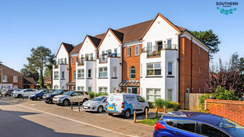 Flat 44 39-44 Halton Road,  Kenley, CR8 5GN