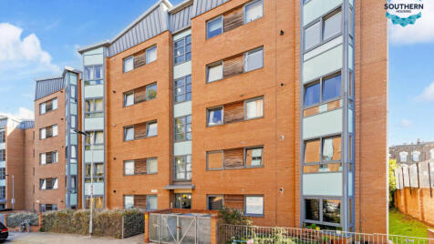 Lewis Gardens, Hackney, London, N16 5PF