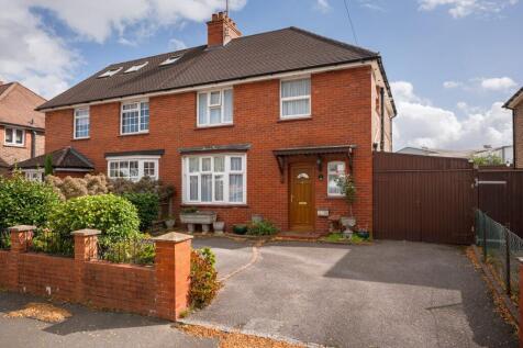 Hurst Avenue, Horsham, RH12