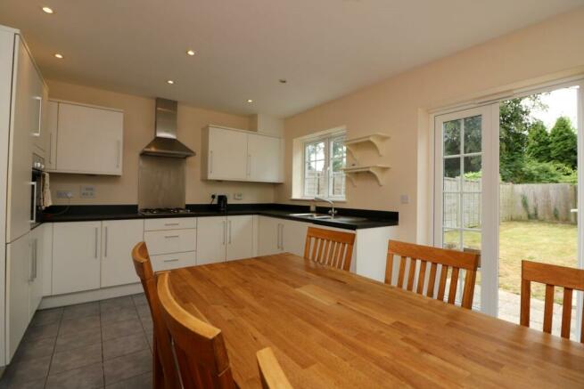 15 Brackendale Close kitchen 2