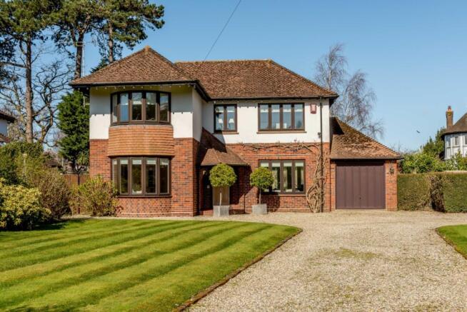 3 Bedroom Detached House For Sale In Westgate Chichester West Sussex 