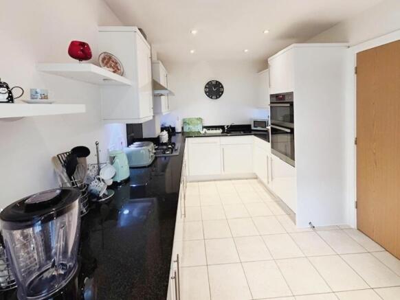 d730ee68-Kitchen 201.jpg