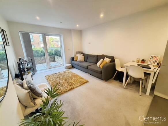 ada48f24-Living 20Ven 202.jpeg