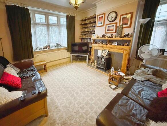 LOUNGE :